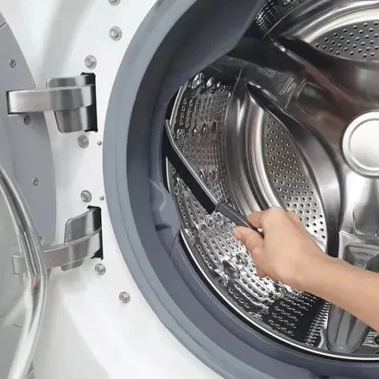 Kovaharjainen harja puhdistukseen